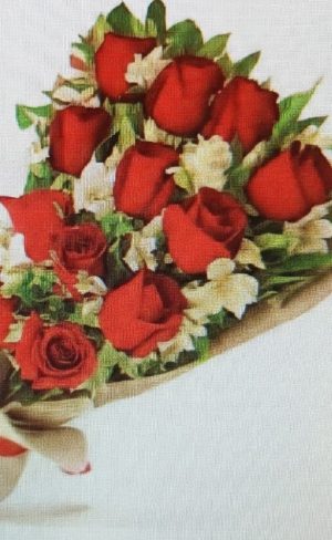 Ramo de 12 rosas Rojas con Astromelias